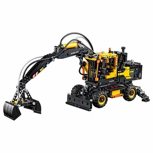 LEGO 2-in-1 LEGO Technic Model 42053 Volvo EW 160E Rebuilds Into A Volvo L30G - Picture 1 of 6