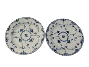 ROYAL COPENHAGEN BLAU GERIFFELT VOLLE SPITZE SET 2 SPEISETELLER # 1084 1. Q 9 7/8" D - Bild 1 von 16