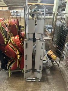Spencer Aluminium Scoop Stretcher Emergency Ambulance First Aid - Picture 1 of 2