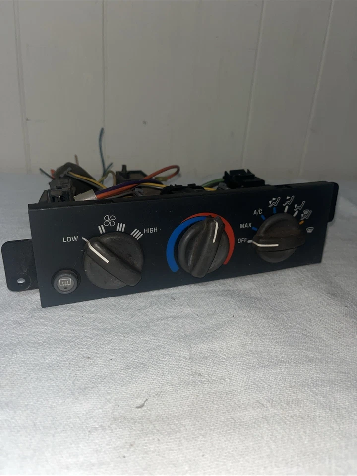 Pontiac Firebird 1994 1995 1996 transmisión automática calefacción aire acondicionado temperatura control climático Foto 1 de 4