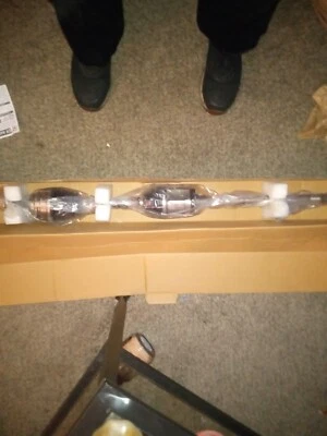 BMW 2004 X3 CV eje de transmisión es de rock automático  Foto 1 de 2