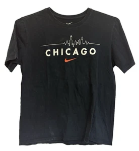 The Nike Tee Chicago Skyline Shirt Men Medium Athletic Cut Worn Y2K - Bild 1 von 2