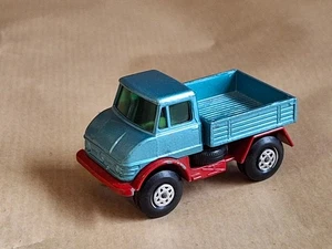 Matchbox Superfast SF-40 Unimog blaumetallic/rot - Bild 1 von 5