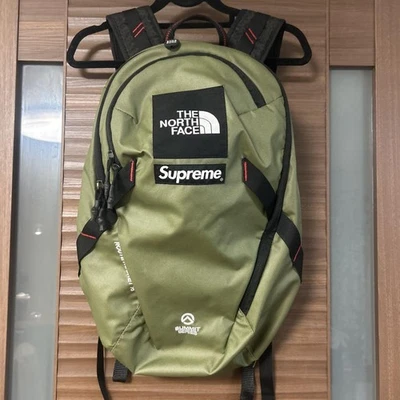 Mochila Supreme x North Face Summit Series verde cáqui edição limitada rara mod - Imagem 1 de 4