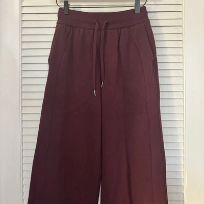 Pantalón Lululemon Buceo Tiro Medio Pierna Ancha Regular XS Granate Foto 1 de 4