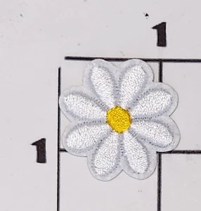 1" White Flower Patch Flower Embroidered Iron On Applique - Picture 1 of 1