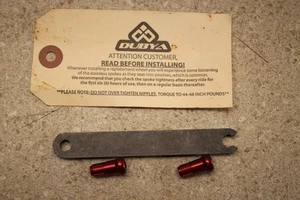 Llave de transmisión Dubya Spoke Nipple Spline 5200 D17 - Imagen 1 de 2