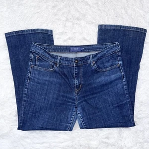 LEVI’S Women’s Demi Curve Classic Boot Cut Dark Wash Blue Jeans Plus Size 16 M - Picture 1 of 10
