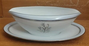 Noritake BLUEBELL Gravy boat w/ underplate, 5558, Porcelain, Gold trim Japan EUC - Picture 1 of 7