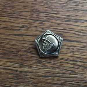 GAGARIN Yury USSR Original Vintage Pinback Space Cosmos Rare Badge! - Picture 1 of 3