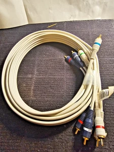 Steren 6ft 5-RCA Component Video Cable - Ivory - High-Definition Signal Transfer - Picture 1 of 4