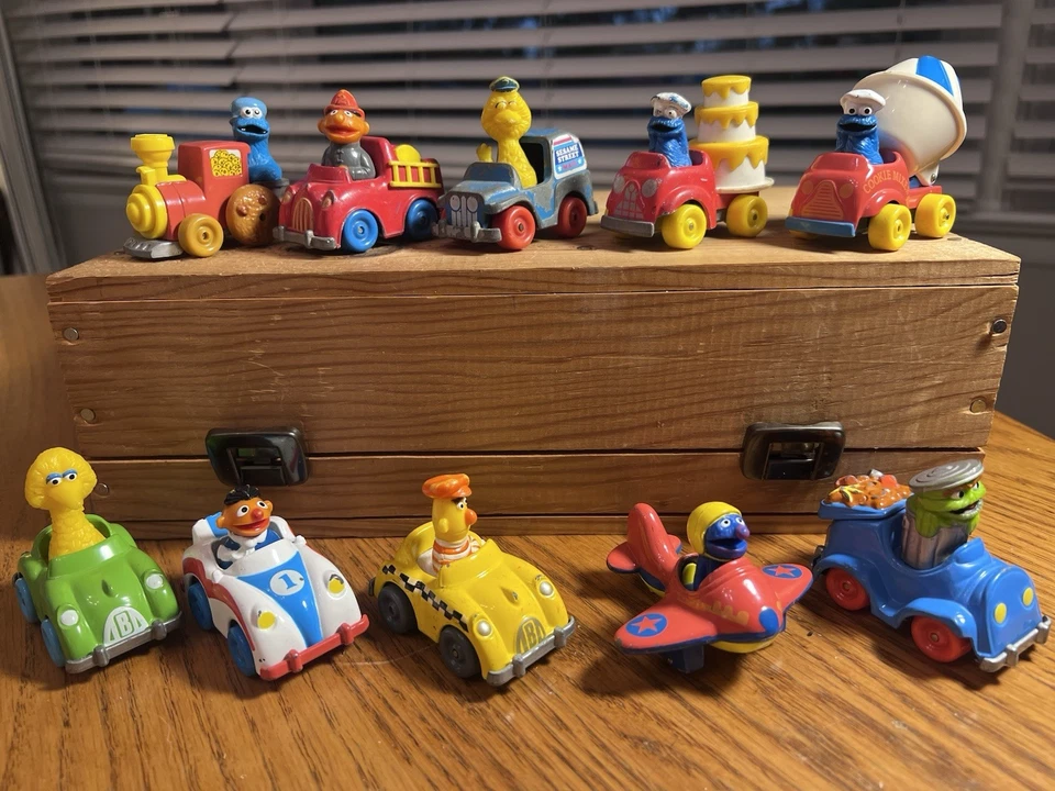 Lote De Colección Años 80 Playskool Plaza Sésamo Coches Diecast Big Bird Ernie Bert Grove Foto 1 de 2