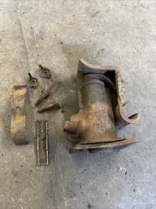 K5 BLAZER C10 SUBURBAN K10 C20 K20 OEM JACK W/ MOUNT STOW AWAY HARDWARE OEM - Picture 1 of 8