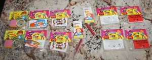 12 Stück Vintage Neuheit magische Spielzeugpakete Magie Spaß und andere Spiele Groschenladen - Bild 1 von 20