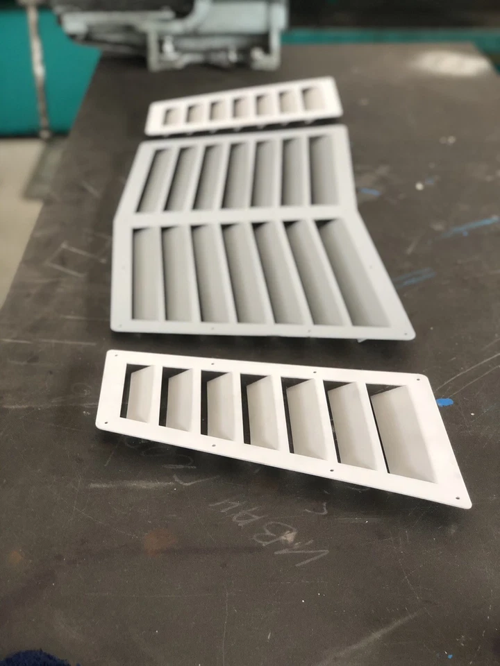 *NUEVO* Rejillas/ventilaciones universales personalizadas para capó de refrigeración todoterreno/fastcars/carros de carreras Foto 1 de 4