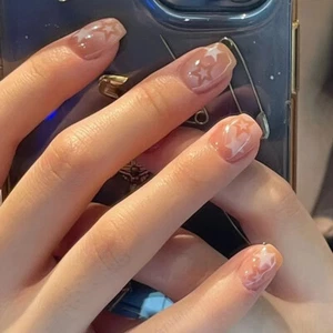 Simple Star Watercolor French Press-On Nails - Natural White Ombre Elegant - Imagen 1 de 5