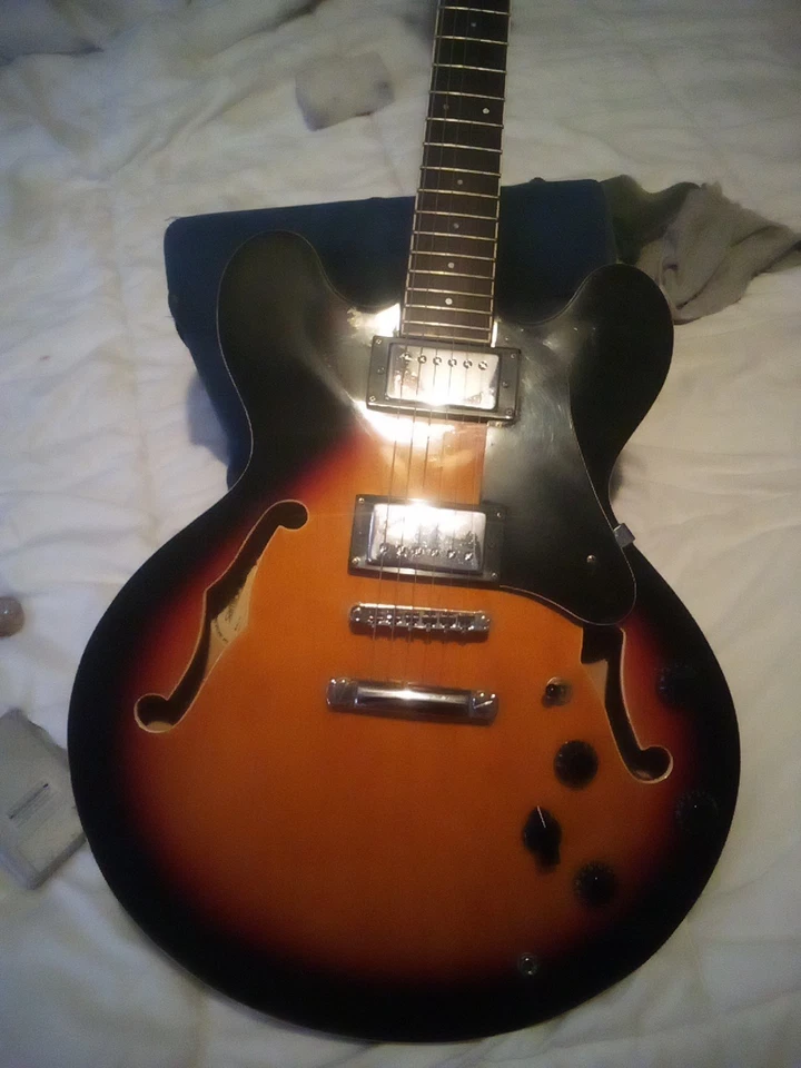 ES-335 Electric Guitar Semi-Hollow Samick Rosewood Fboard, Binding Nice Guitar - Image 1 of 4