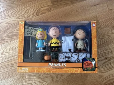Snoopy Peanuts It’s Great Pumpkin Charlie Brown Sally Figures 2003 Memory Lane - Image 1 of 4
