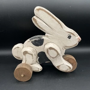 Conejo arte popular hecho a mano madera primitivo conejito juguete liebre sobre ruedas - Imagen 1 de 8