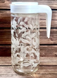 Vintage Tang Brand Etched White Lillies Clear 1 Qt. Glass Water Juice Pitcher - Bild 1 von 9