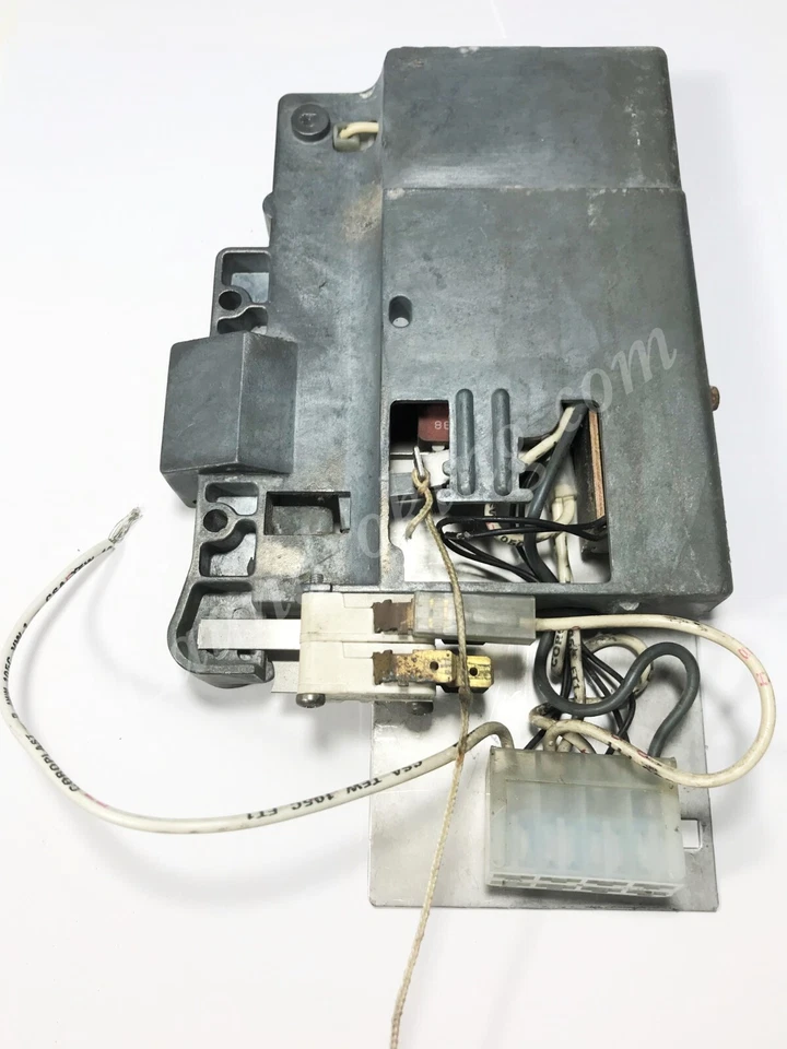 Y23002897 USED MAYTAG DOOR LOCK 208-240V 50-60HZ (TIMER MODEL 2 DOOR SWITCHES) - Image 1 of 4