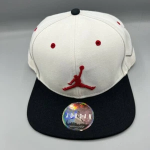 Gorra Air Jordan para hombre blanca negra bordada roja con logotipo Jumpman gorra trasera a presión - Imagen 1 de 8