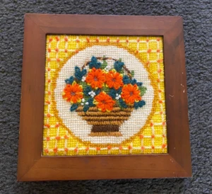 Vintage Nadelspitze Stickerei Volkskunst kleiner schöner Blumenstrauß - Bild 1 von 5