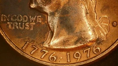1976 D Bicentennial Quarter Error Copper Clad Layer OBV/RV Filled in Mint Mark - Image 1 of 4