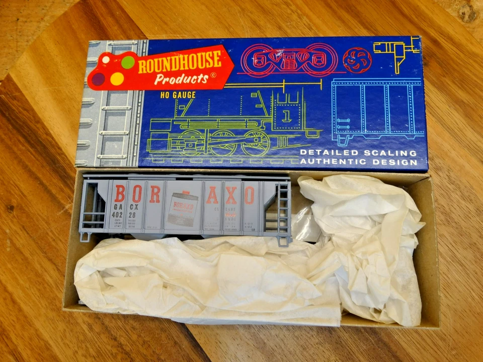 Roundhouse 1440 HO 34' Boraxo Covered Hopper Kit Gray