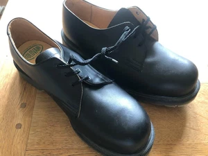 Solovair Black Safety Shoes with Soft Suspension Soles - Size 9 - Picture 1 of 3
