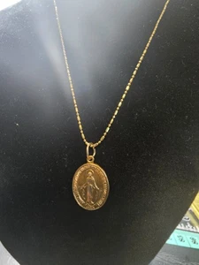 Estate 14k Yellow Gold Oval Virgin Mary Engraved  Medal  Pendant witch 10k chain - Picture 1 of 11