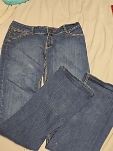Wrangler Women's Jeans Size 10 Blue Denim 11/12 X 36 Bootcut - Picture 1 of 10