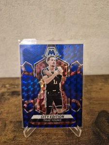 2023-24 Panini Mosaic - City Edition Trae Young #274 Blue Mosaic Prizm /199 - Bild 1 von 2