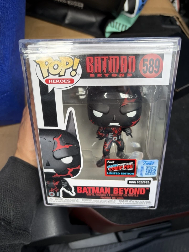 NYCC 2025 FUNKO POP! PEGATINA CON OFICIAL EXCLUSIVA DC BATMAN BEYOND LE 1000 Foto 1 de 4