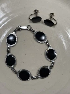 Vintage Silver Tone Black Bracelet Earring Set Classic - Picture 1 of 3