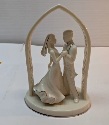 LENOX Fine Porcelain Lenox Bride & Groom Wedding Ornament 2001 Arch Couple 5.5" - Image 1 of 4