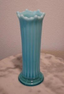 Model Flint Blue Opalescent Many Ribs novelty vase - Picture 1 of 1