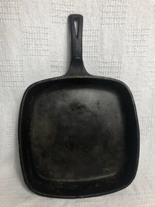 Square Skillet Cast Iron~Mark B~Thumb Grip~ 9.5x15” Including Handle~Flare Sides - Picture 1 of 6
