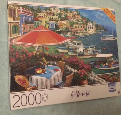 2000 piece puzzle; Seafront/Coastline - Image 1 of 2