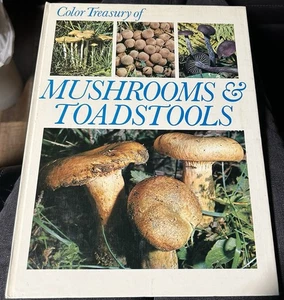 Color Treasury Of Mushrooms & Toadstools Book￼￼ - Imagen 1 de 4