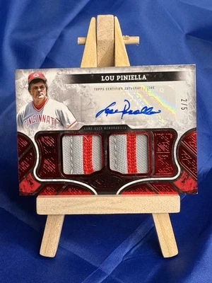 Parche doble automático rojo Lou Piniella 2025 Topps Tier One #AT1R-LP/5 Foto 1 de 4