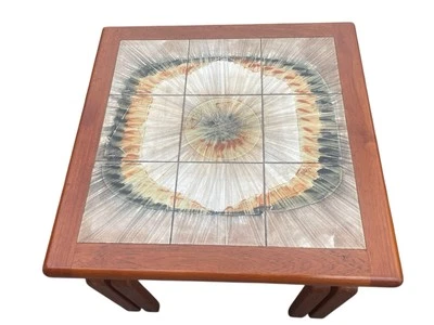 Mesa de centro fina MCM de doble pierna danesa flotante con azulejos de teca Foto 1 de 4