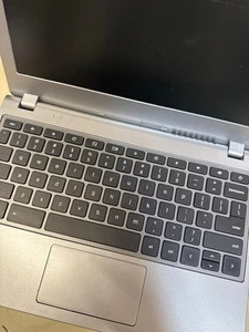 Acer C720 Chromebook Intel Celeron (2 GB RAM / 16 GB SSD) Chrome OS - Picture 1 of 6
