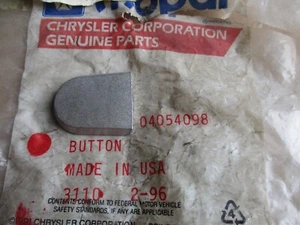 MoPar Rear View Mirror Button - NOS - Various Models - P/N 4054098 - Bild 1 von 4