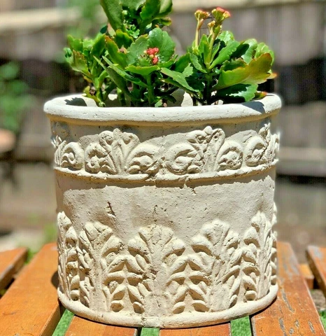 VINTAGE MOTIF WELL PLANTER Cement Concrete Garden Patio Flower Pot Container Art Cover