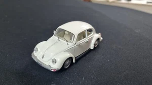 VOLKSWAGEB BEETLE 1303 1/43 - Foto 1 di 6