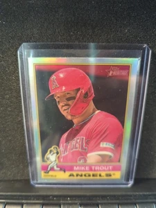 2025 Topps Heritage - Mike Trout #119 Chrome Refractor - Foto 1 di 3