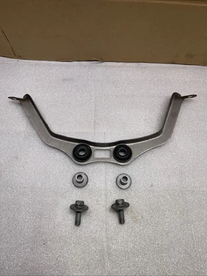 LEXUS IS250 IS350 2014-2020 tracción trasera tubo delantero suspensión soporte OEM L9 Foto 1 de 4