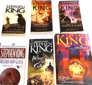 6 Book Lot – The Dark Tower Series by Stephen King ~Books #1-6, Various Sized PB - Foto 1 di 14