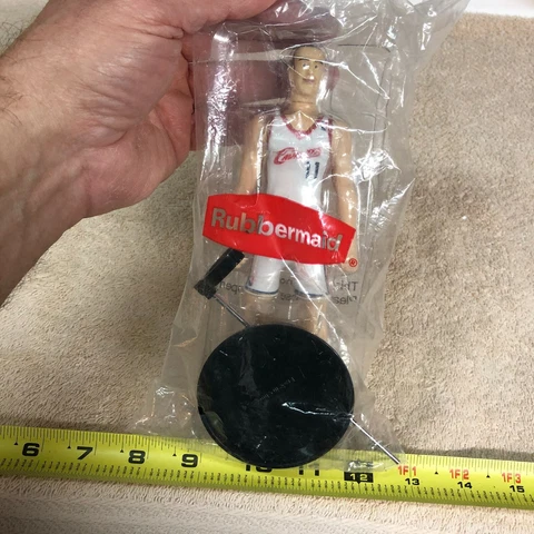 CLEVELAND CAVALIERS ACTION FIGURE ZYDRUNAS ILGAUSKAS #11 WITH STAND Cover